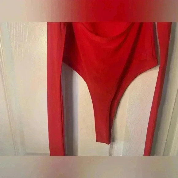 Woman's Red Lily Star Cowl Neck Adjustable Bodysuit Size Small - Picture 6 of 8